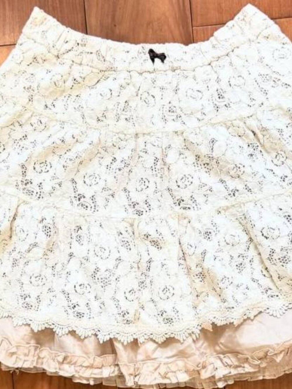 Cream Lace Mini Skirt - Picture 2 of 3